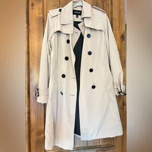 London Fog Coat - Bege